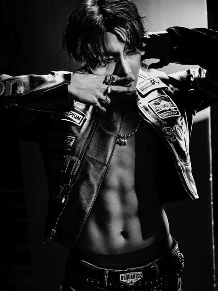 BTS’ J-Hope Goes Shirtless Under Denim Jacket — See Sexy Pics – Hollywood Life