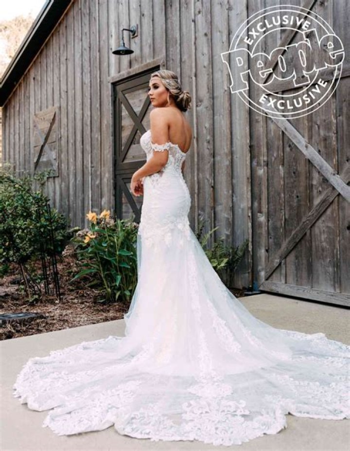 Cade Foehner & Gabby Barrett Marry In Texas: See Pics Of Her Gorgeous Off-The-Shoulder Gown