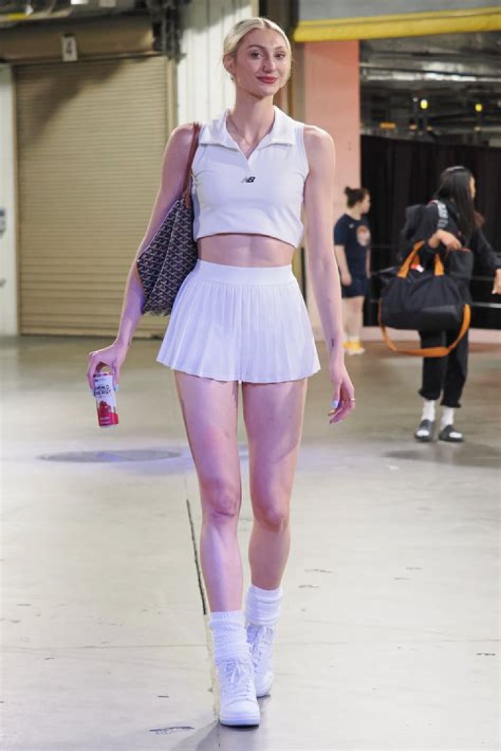 Photos & Pics Of The Rapper – Hollywood Life