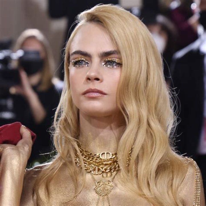 Cara Delevingne’s Met Gala 2022 Outfit: Photo – Hollywood Life