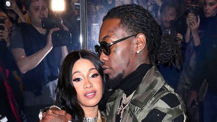 Cardi B FaceTimes Offset During ‘Morning Crap’ On The Toilet & Fans Lose It: Pic – Hollywood Life