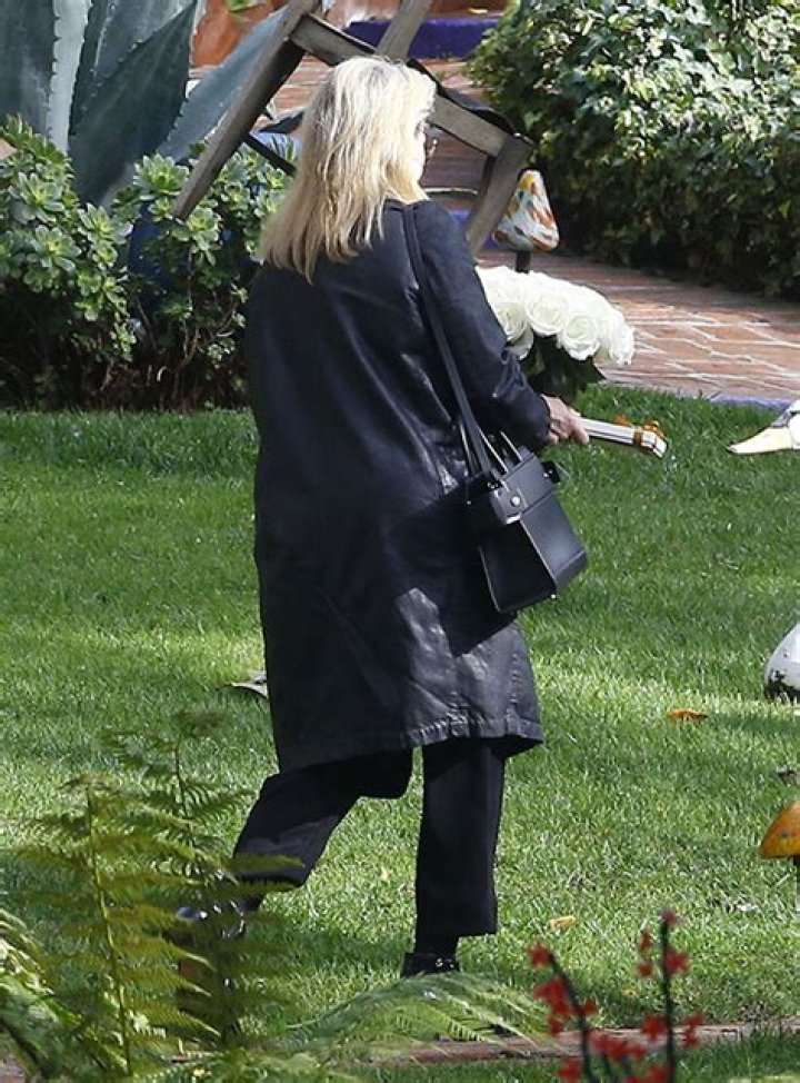 Photos From Emotional Service – Hollywood Life