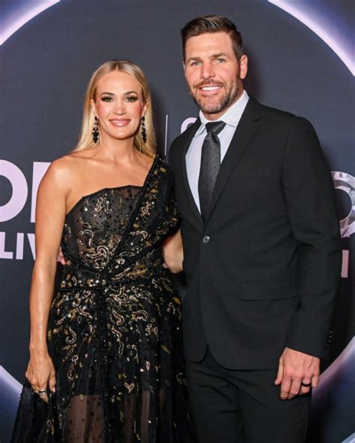 Carrie Underwood & Hubby Mike Fisher Slay Intense Full Body Workout While Quarantined — Watch