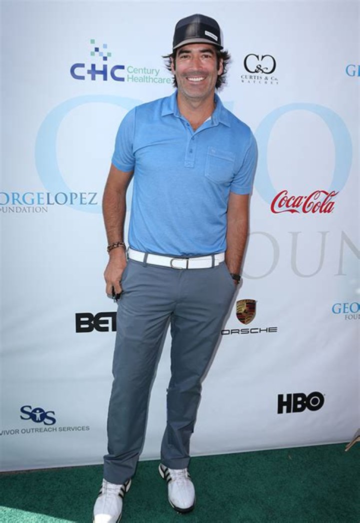 Carter Oosterhouse & Amy Smart — Pics