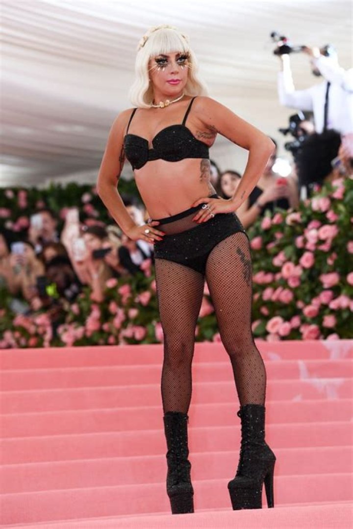 Celebs In Fishnet Stockings — PICS