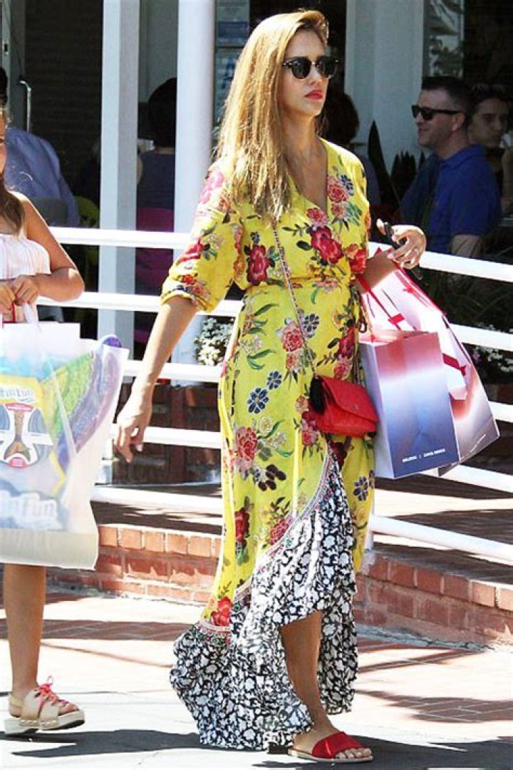 Taylor Swift, Kate Middleton & More Stars Rocking Flirty Floral Outfits For Spring — See Pics