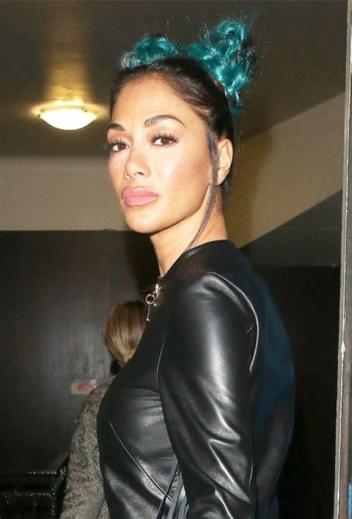 Celebrities Who Have Had Neon Hair: Kylie Jenner & More