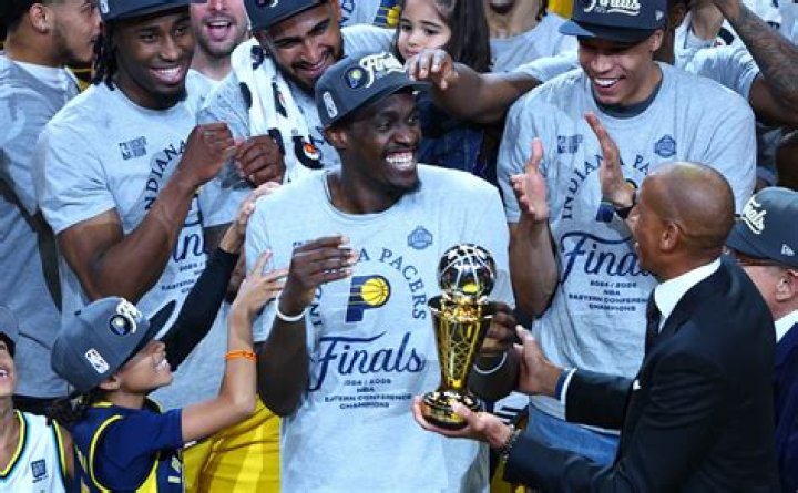 Rihanna & More Stars Rooting For the Cavs In The NBA Finals