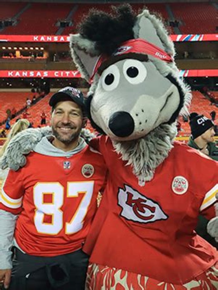 Photos Of Brad Pitt & More – Hollywood Life