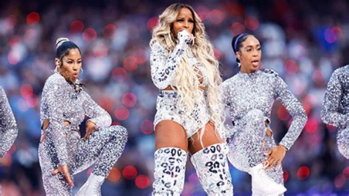 See The Tweets – Hollywood Life