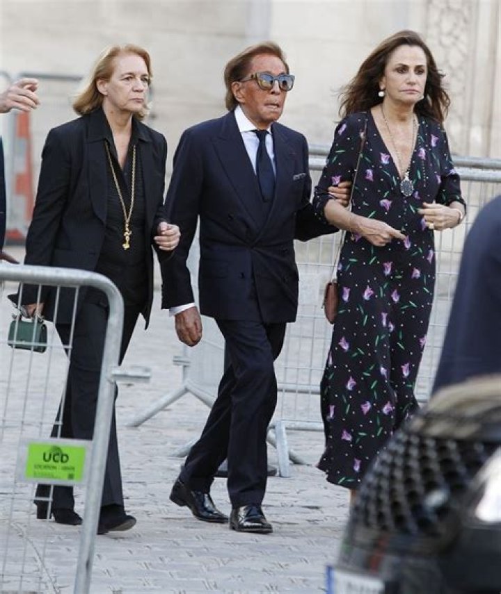 Celebs Pay Tribute To Karl Lagerfeld