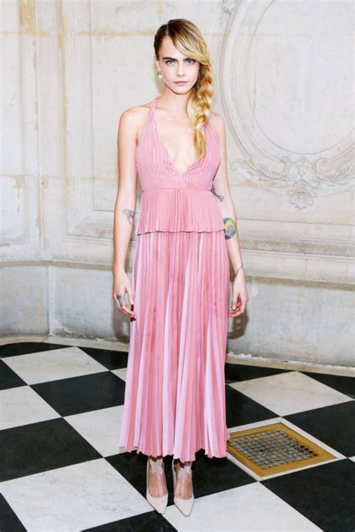 Celebs Wearing Pleated Dresses – Pics