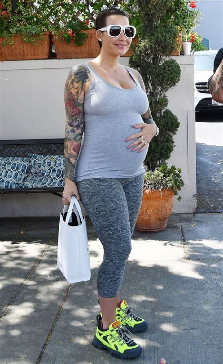 See Celebrities Working Out While Pregnant – Hollywood Life