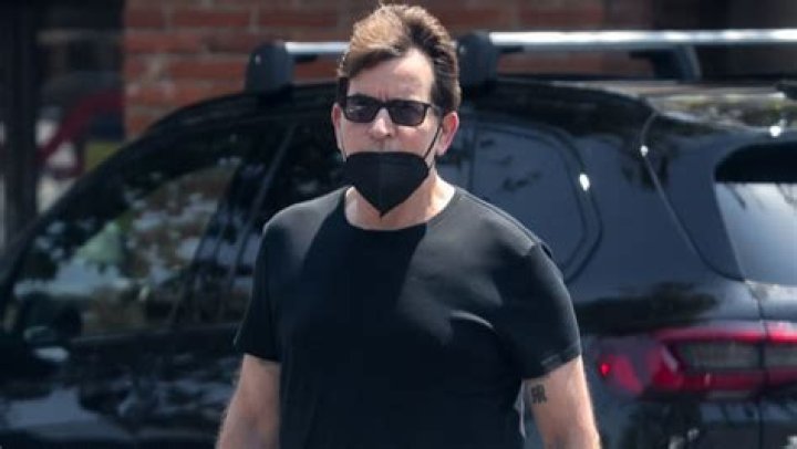 Charlie Sheen Goes To Grocery Store In Malibu — Pic – Hollywood Life