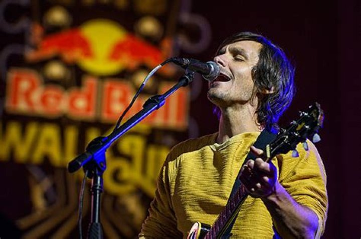 Charlie Worsham On Working With Keith Urban & How Becoming A Dad Has Changed His Outlook On Life