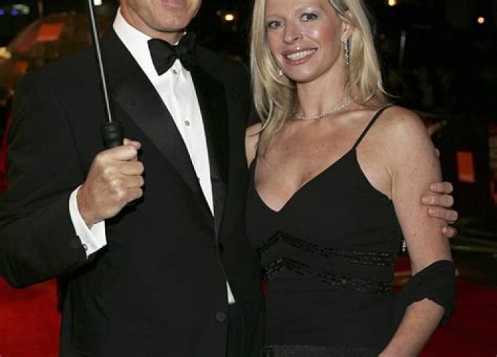 [PICS] Charlotte Brosnan’s Death — Pierce’s Daughter Loses Ovarian Cancer Fight – Hollywood Life