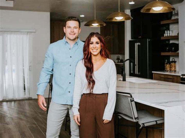 Pregnant Chelsea Houska Reveals Baby’s Gender With Sweet New Family Pic Outside New House