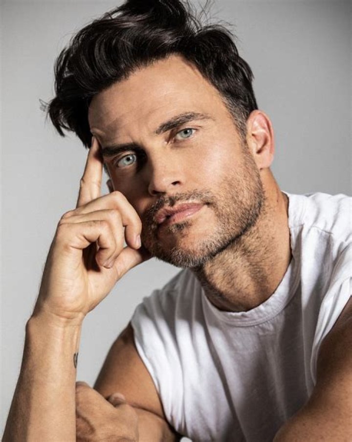 Cheyenne Jackson Celebrity Profile – Hollywood Life