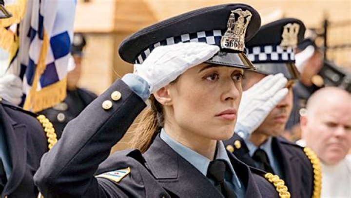 Olinsky’s Funeral — Season 6 Cast Interviews – Hollywood Life