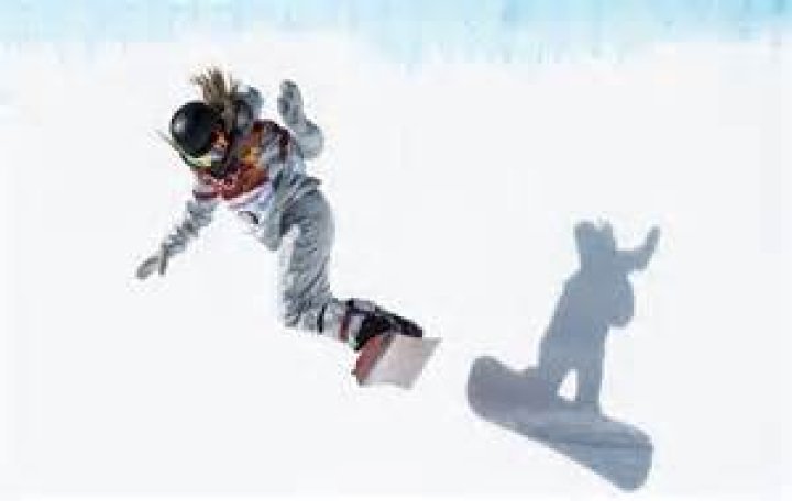 Chloe Kim: Photos Of The USA Olympic Winter Games Snowboarder & Gold Medalist