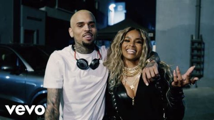 [VIDEO] Chris Brown’s New Song — Breezy’s Racy ‘Sex You Up’ After Rihanna Diss – Hollywood Life