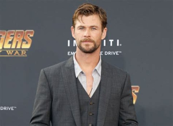 Chris Hemsworth Lets A Snake Wrap Itself Around His Neck In Terrifying New Video