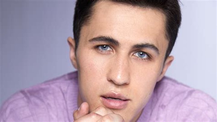 Chris Olsen Talks Pride, ‘The Book Of Queer’ & More: Interview – Hollywood Life