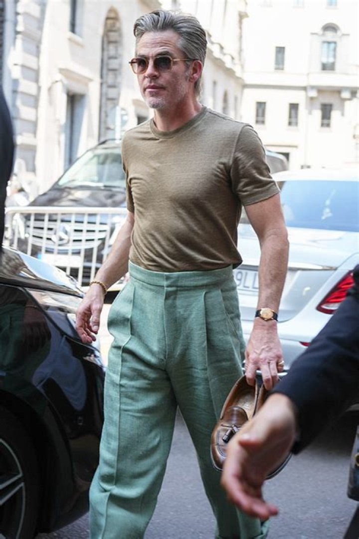 Chris Pine Goes Shirtless With Mystery Woman In Italy: Photos – Hollywood Life