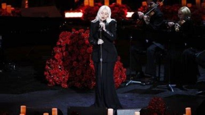 Christina Aguilera Honors Kobe & Gigi Bryant With Stunning ‘Ave Maria’ Performance