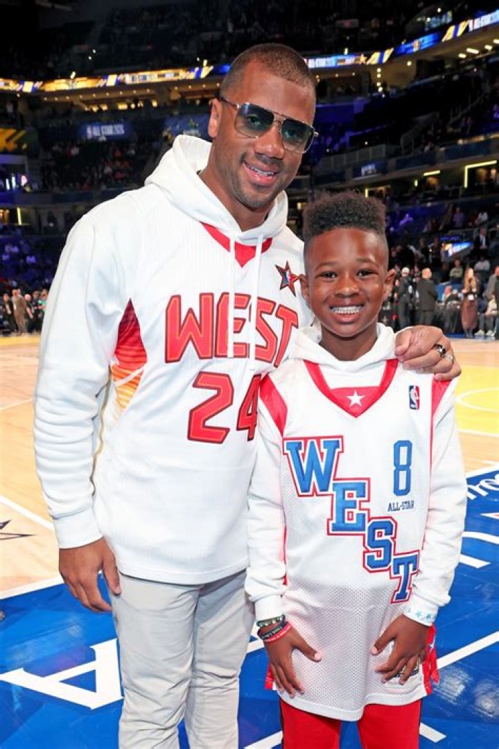 Ciara’s Son Future Jr. Practices Basketball With Russell Wilson: Watch – Hollywood Life