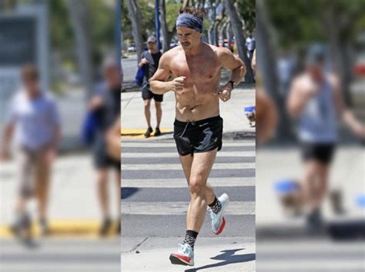 Colin Farrell Goes For A Shirtless Jog After ‘Batman’ Is Put On Hold – Hollywood Life