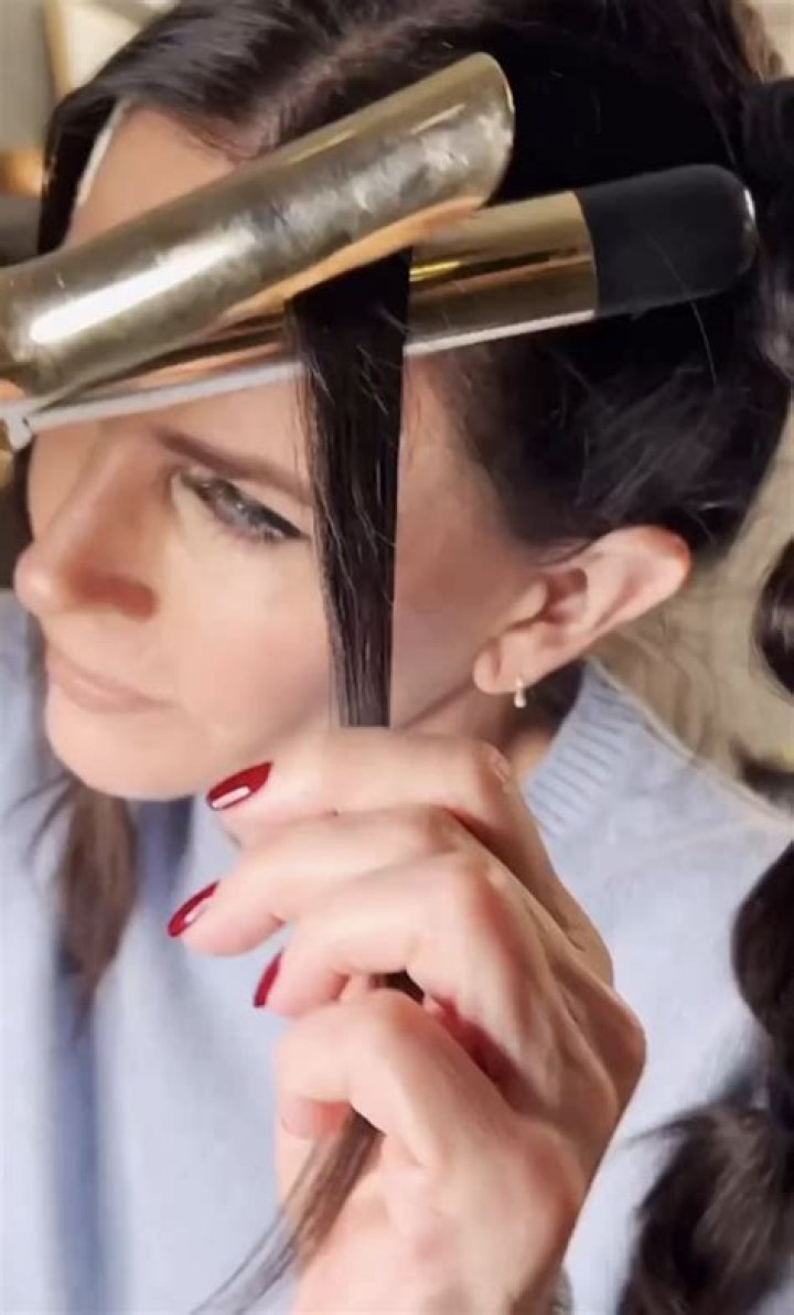 Courteney Cox, 58, Gives Herself A Funny ‘Gen Z Girl’ Makeover – Hollywood Life