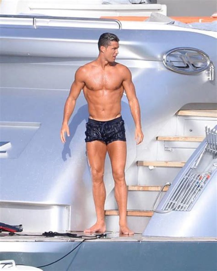 [PICS] Cristiano Ronaldo Showers Hairless Body On Boat In Spain — See Sexy Pics – Hollywood Life