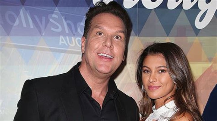 Dane Cook Addresses 27-Year Age Gap With Fiancée Kelsi Taylor – Hollywood Life