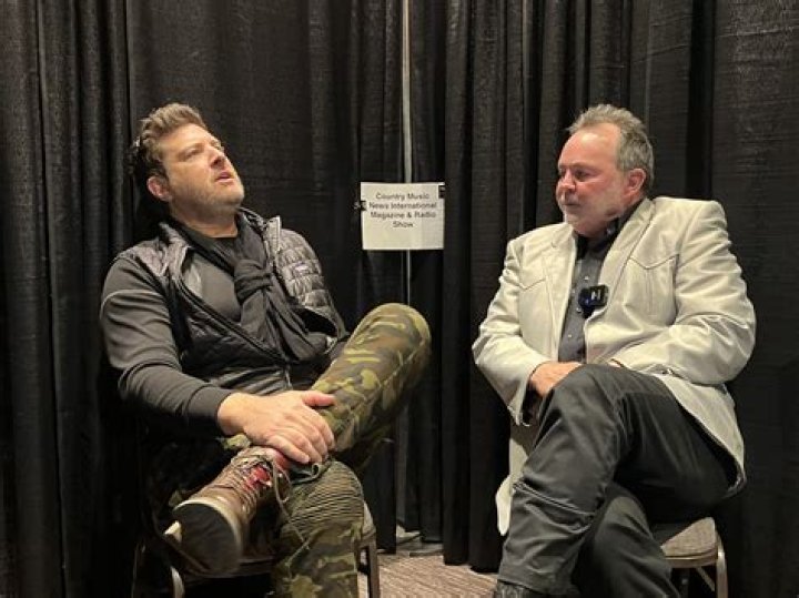 Josh Bowman Wanted To Be Killed Off — Interview – Hollywood Life