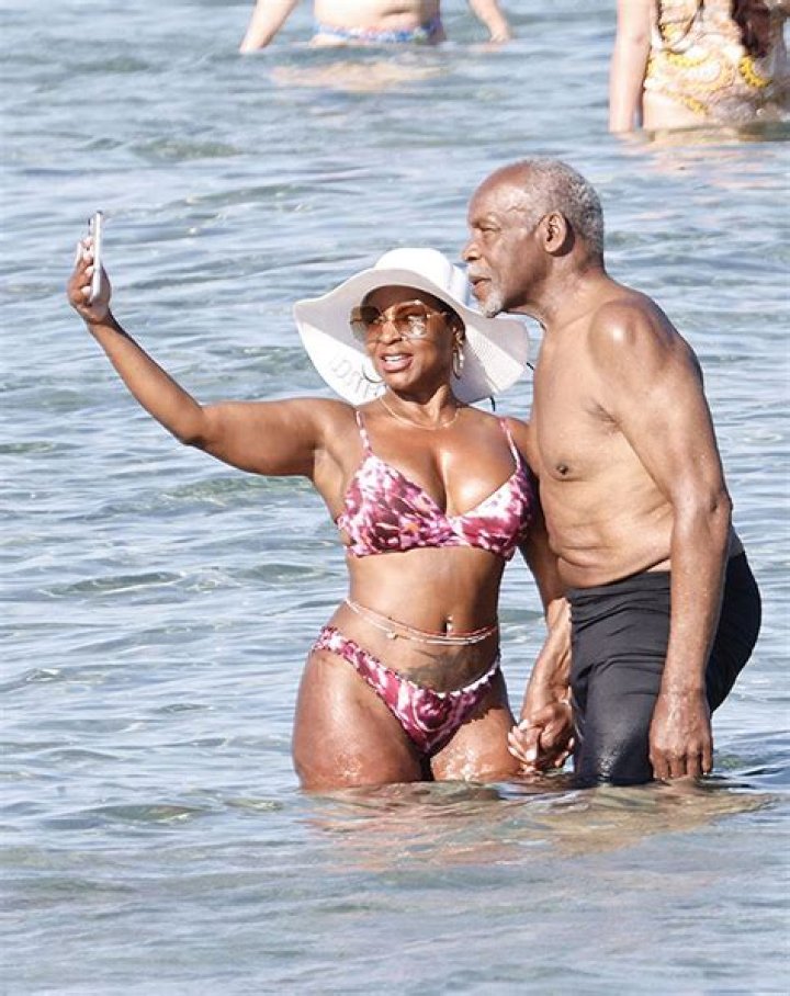 Danny Glover Confirms Split With Wife, Seen With Bikini Clad Realtor: Photos – Hollywood Life