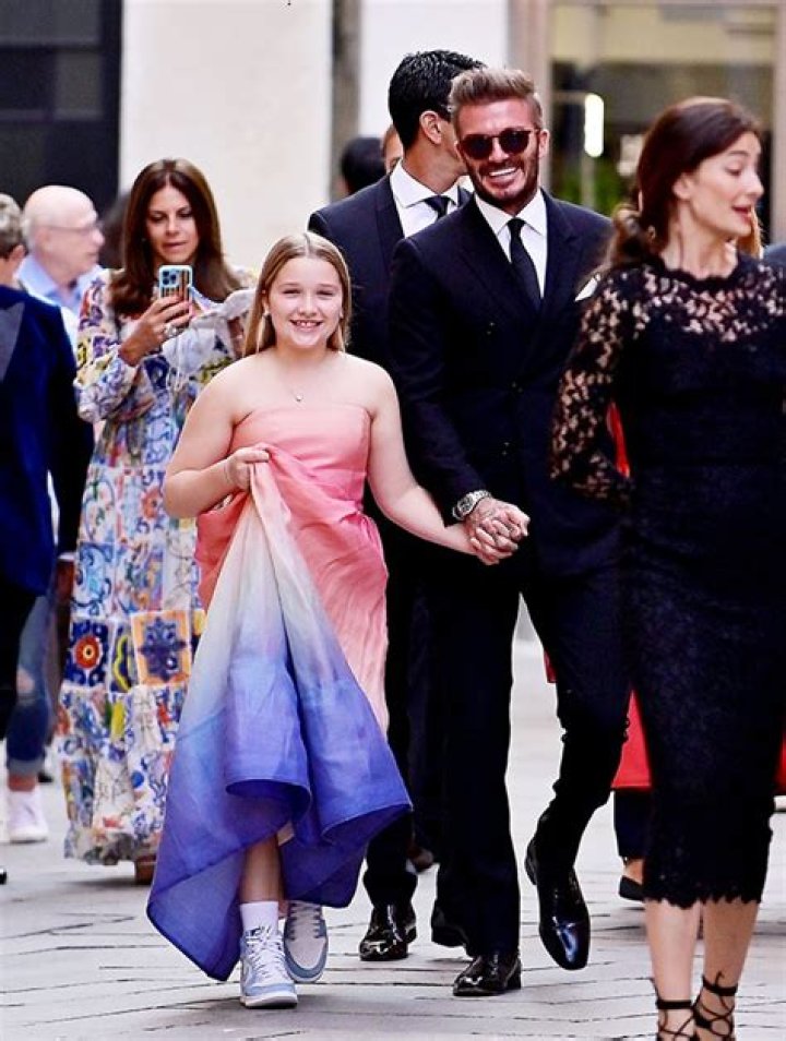 David Beckham’s Daughter, 10, Wears Dress & Sneakers Out in Italy – Hollywood Life