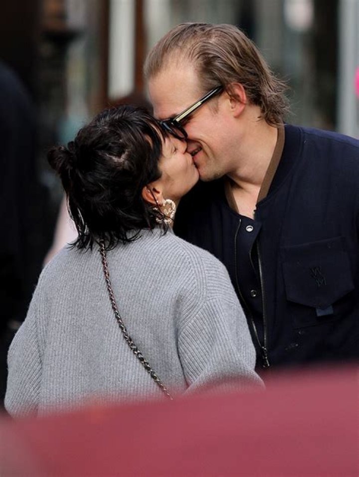 David Harbour Makes Out With Lily Allen As They Confirm Romance With Hot PDA Pics