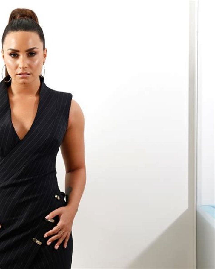 Demi Lovato Suffers Nasty Facial Injury & Reveals They Needs Stitches After Fall: Watch