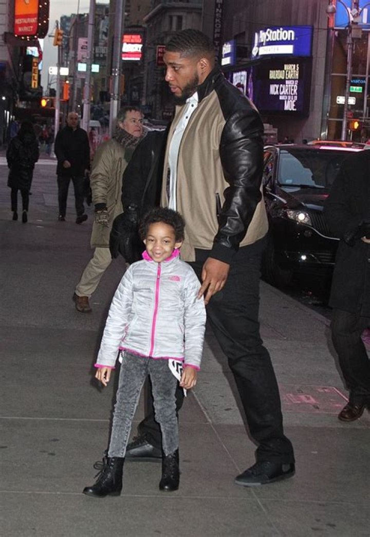Devon Still & Daughter — PICS