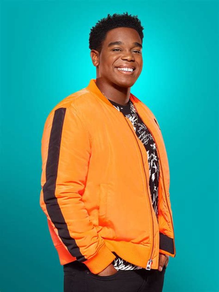 Dexter Darden Talks ‘Saved By The Bell’ Revival & Teases His Character – Hollywood Life