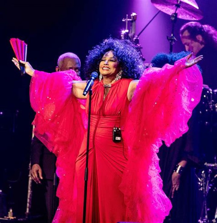 Diana Ross Rocks Red Gown For Performance In The Netherlands: Pics – Hollywood Life