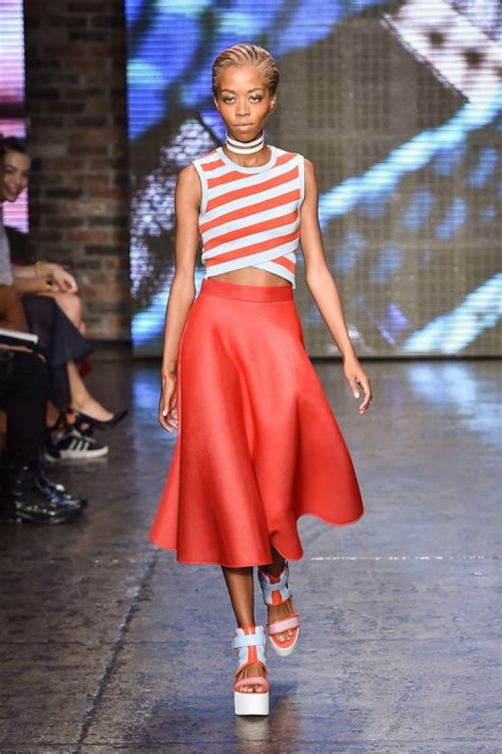 DKNY Fashion Week Photos: The Hottest DKNY Outfits From New York