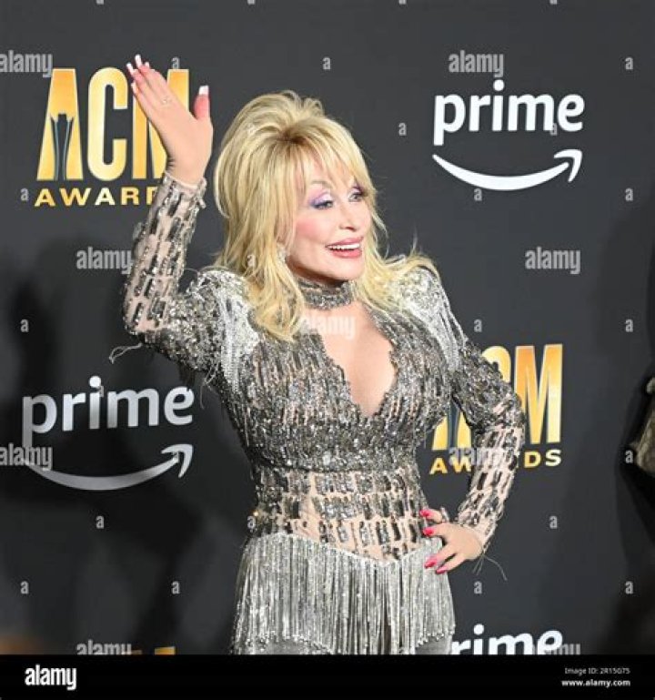 Photos Of Her Best Looks Over The Years – Hollywood Life