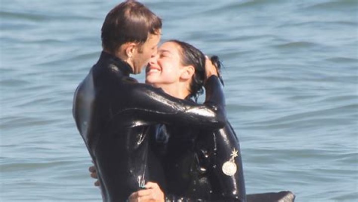 Dua Lipa & Anwar Hadid Kiss In Ocean After Her Birthday – Pic – Hollywood Life