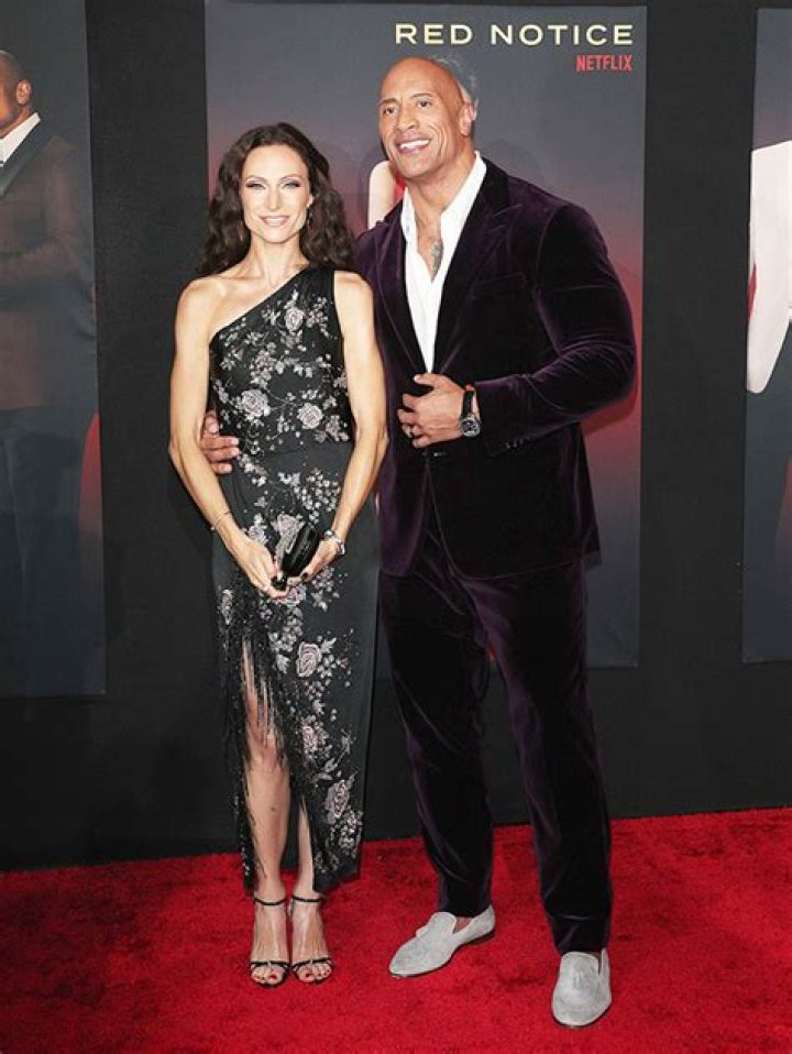 Dwayne Johnson & Wife Lauren Hashian Attend The ‘Red Notice’ Premiere – Hollywood Life