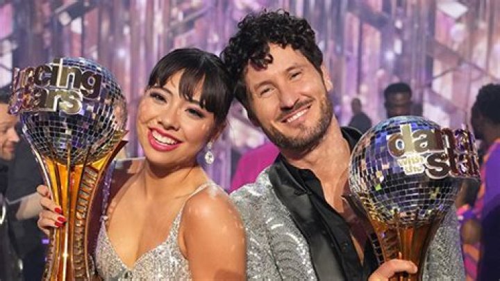 Xochitl Gomez and Val Chmerkovskiy React – Hollywood Life