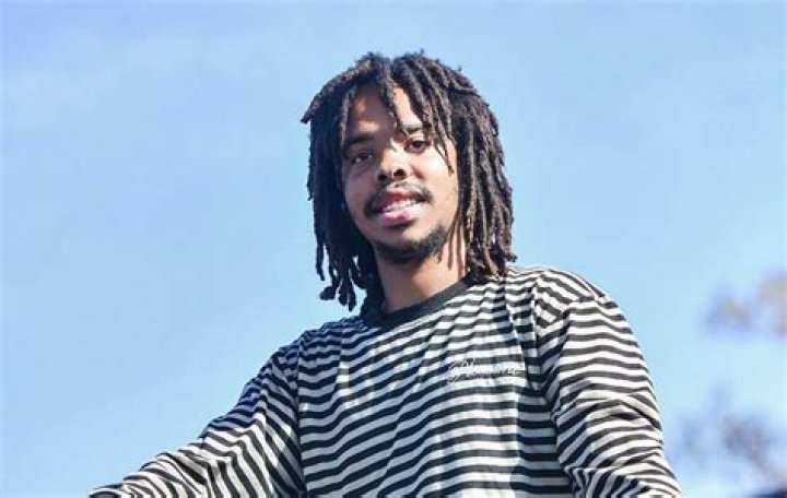 Earl Sweatshirt Celebrity Profile – Hollywood Life