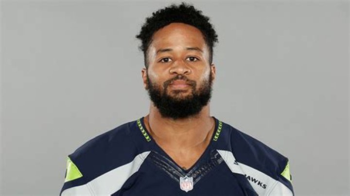 Earl Thomas Wife Held Gun To Head After He Allegedly Cheated — Police – Hollywood Life