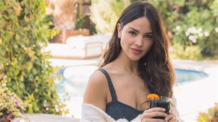 Eiza González Urges Americans To ‘Vote With Kindness’ This Election – Hollywood Life